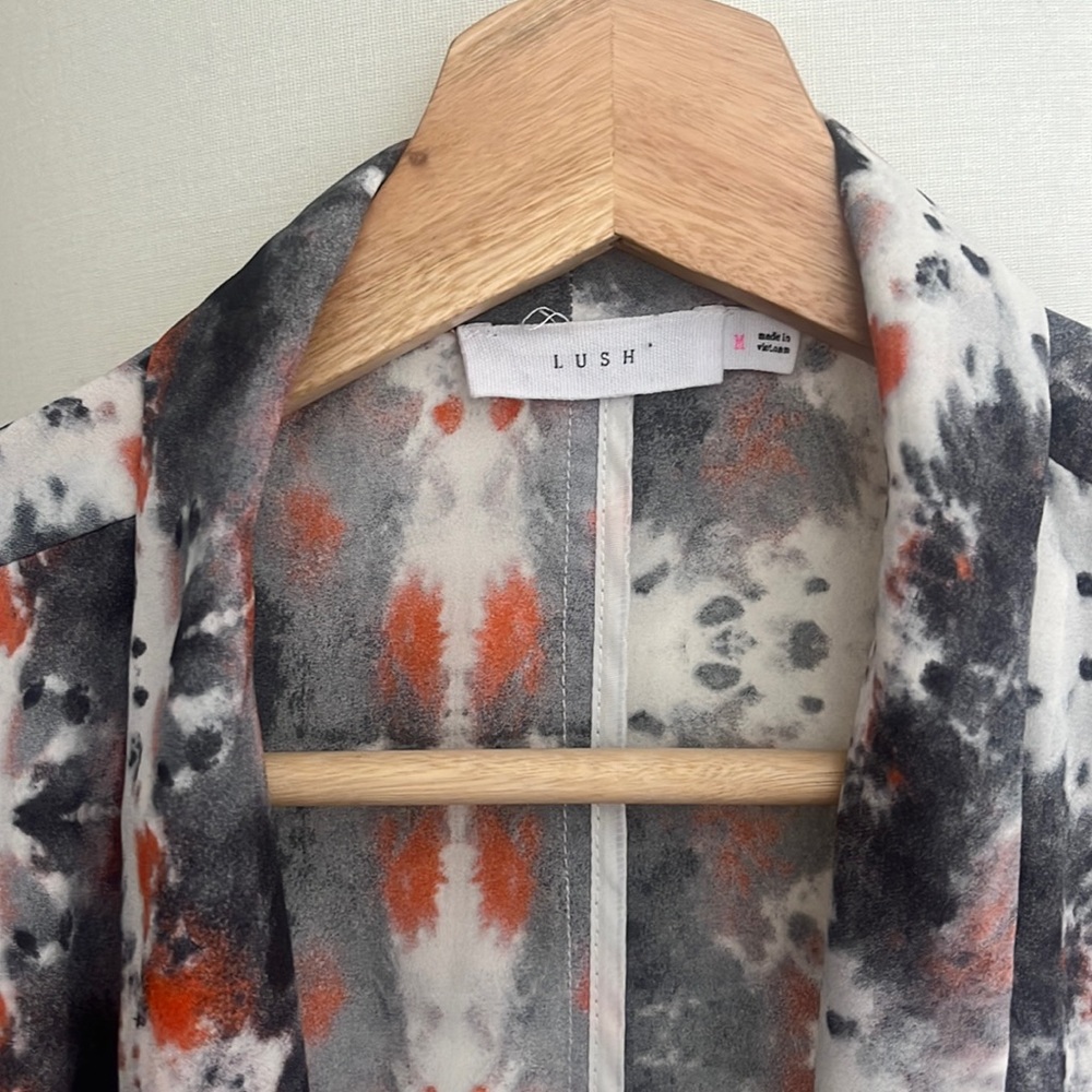 Lush Open Front Patterned Blazer - Picture 3 of 4